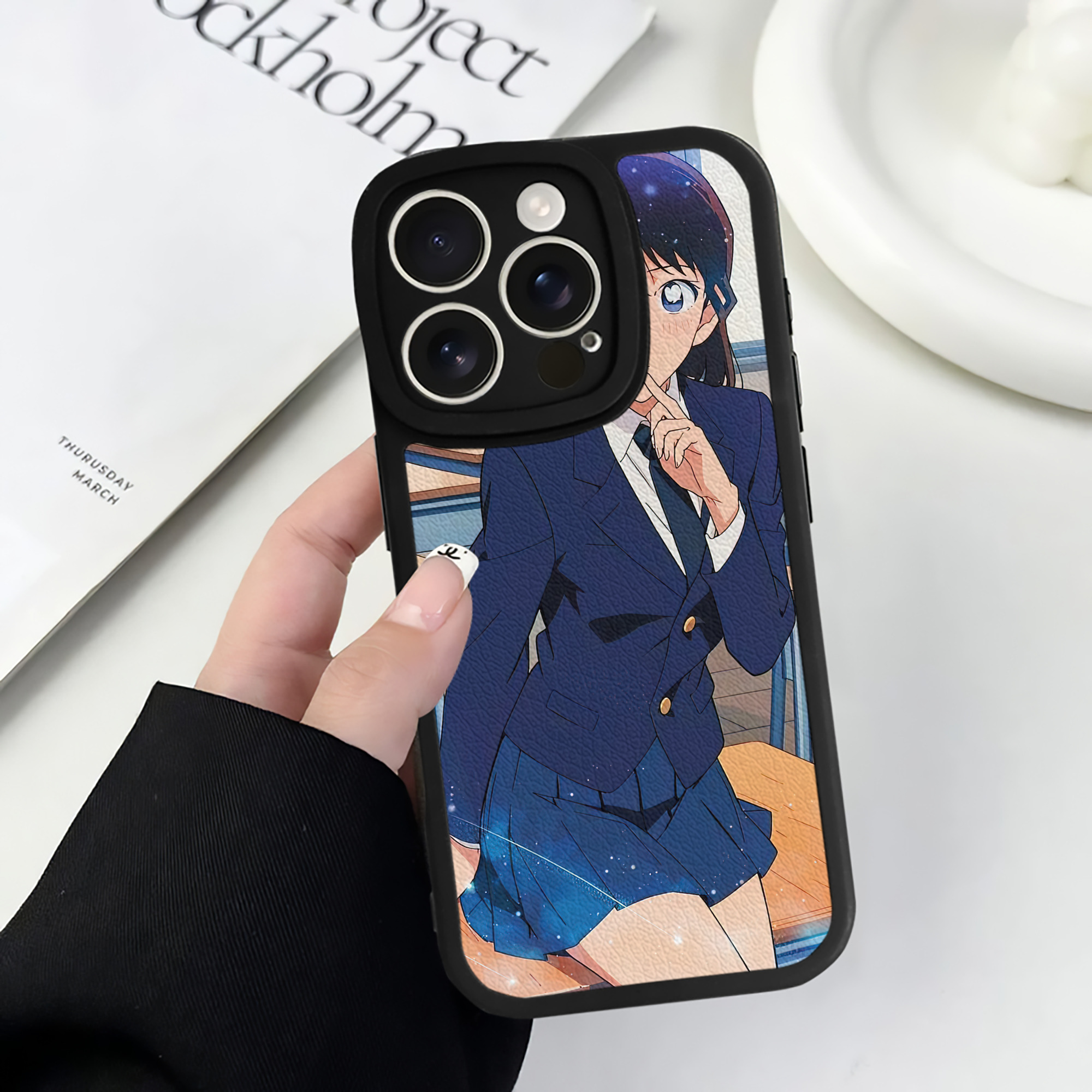 （画像用） 名探偵コナン Detective Conan 【iPhone 16シリーズ対応】シリコンスマホケース（レザー調） 材質：シリコン